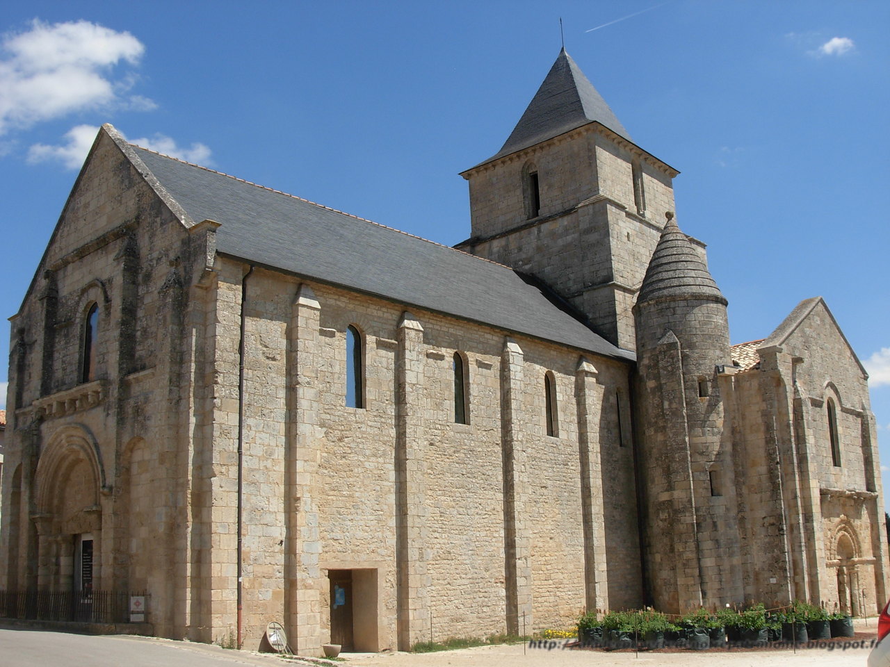 MELLE (79) - Église Saint-Savinien